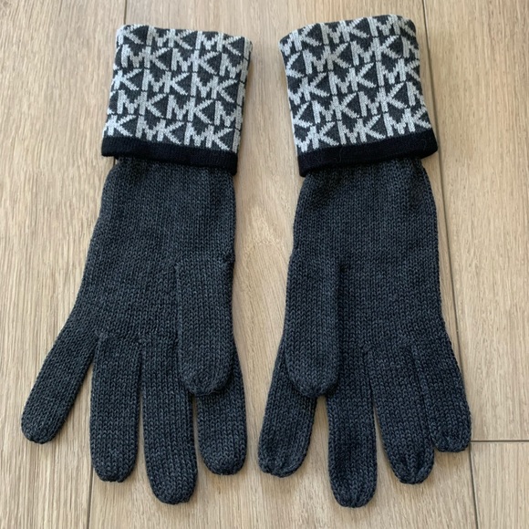 Michael Kors Accessories - Michael Kors Gloves
